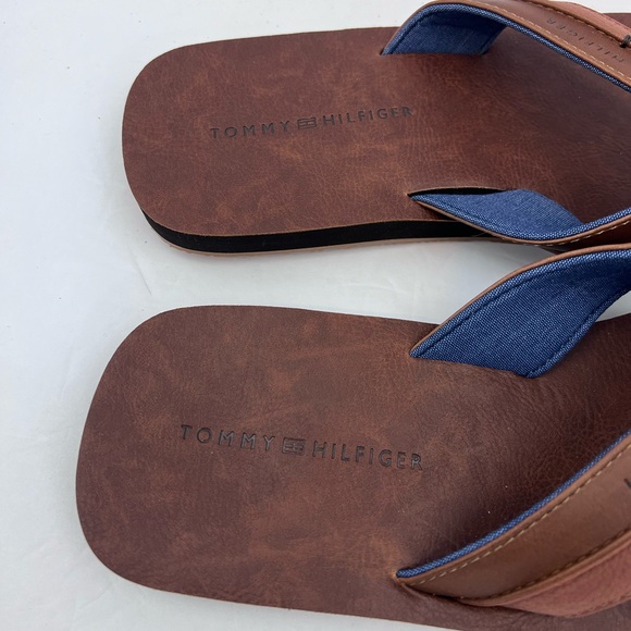TOMMY HILFIGER, DAVIDSON-T MEN’S LIGHT BROWN FLIP FLOPS, SIZE 9M - Picture 11 of 15